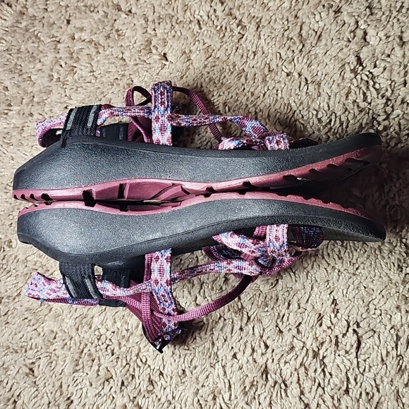 Chaco Women's Sandals in Black and Purple Size 7 Guc E11 - Picture 4 of 7